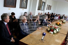 Международен център по математически науки при БАН - изследователски групи - представяне