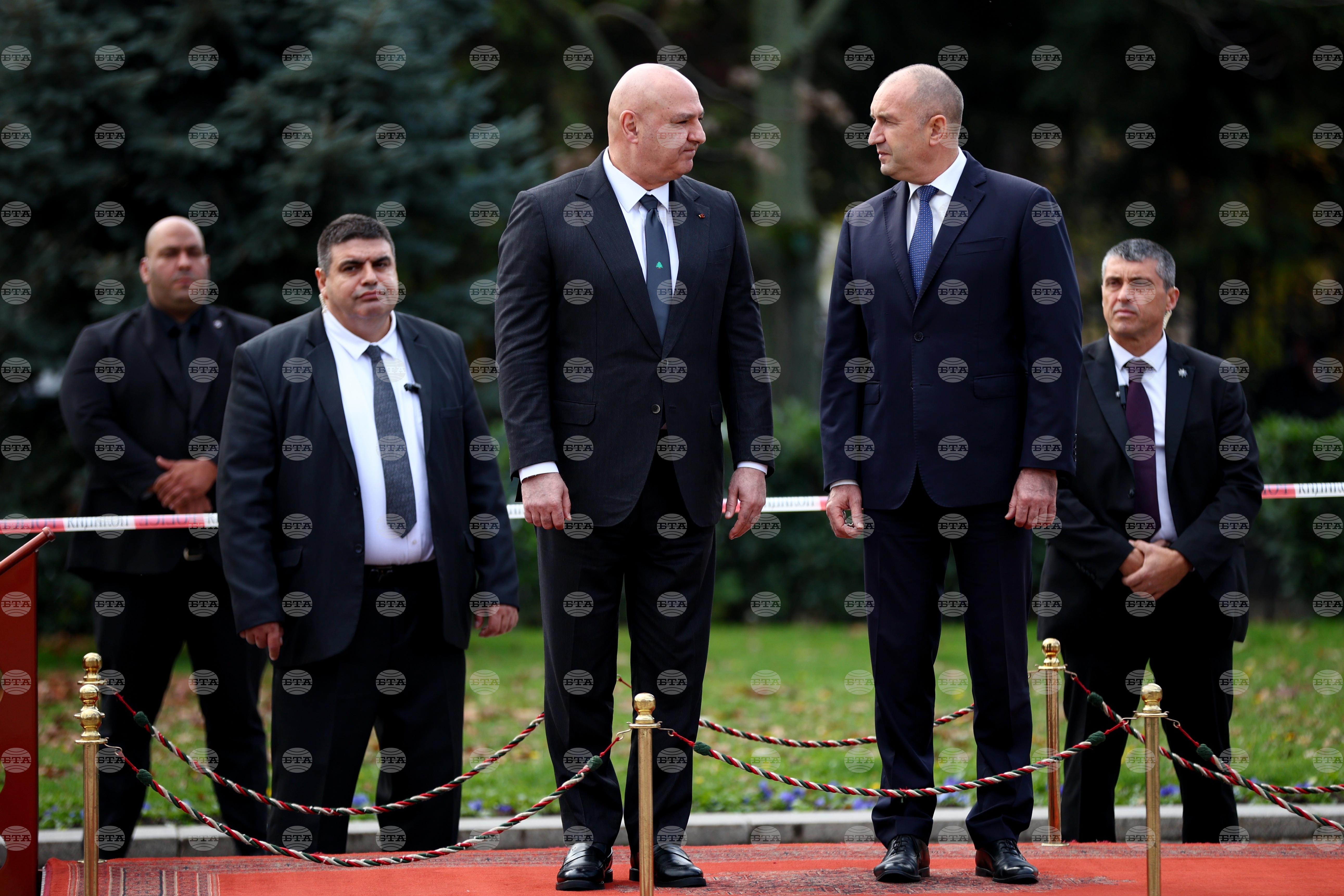 Президентът Румен Радев посрещна ливанския си колега Жозеф Аун на официална церемония в София