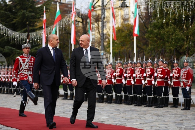 Президентът Румен Радев посрещна ливанския си колега Жозеф Аун на официална церемония в София 