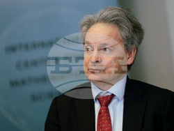 Международен център по математически науки при БАН - изследователски групи -представяне