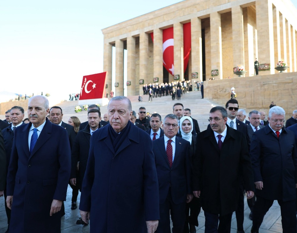 Турците почетоха паметта на Ататюрк в деня, когато се навършват 87 години от смъртта му 