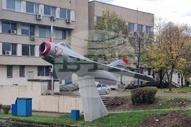 Ямбол - изтребител МиГ-17 - експониране на открито