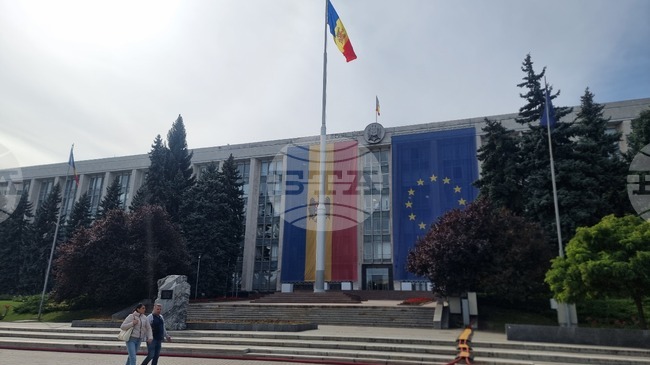 Премиерът на Република Молдова Александру Мунтяну ще направи първото си официално задгранично посещение в Румъния на 13 ноември