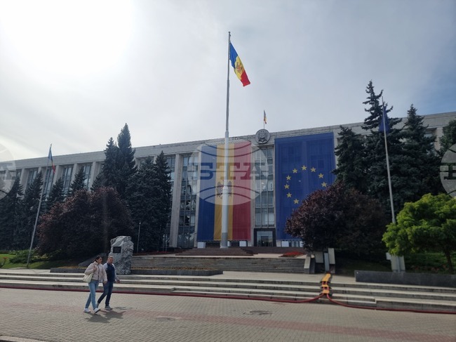 Премиерът на Република Молдова Александру Мунтяну ще направи първото си официално задгранично посещение в Румъния на 13 ноември