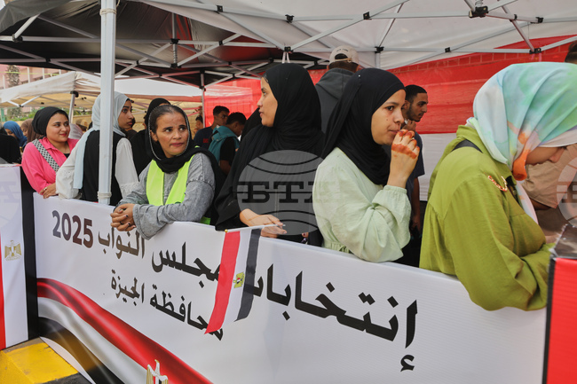 Египетските граждани гласуваха днес на втория етап от парламентарните избори