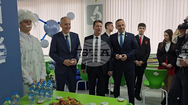 Модерното училище винаги върви смело напред, каза Веселин Петков, директор на НПГ "Димитър Талев" в Гоце Делчев