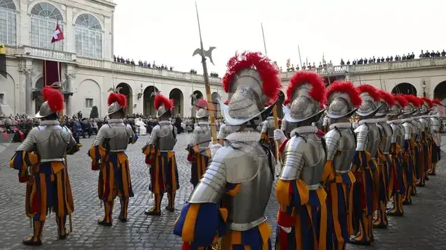 АНСА: Папската швейцарска гвардия е разследвана за предполагаеми обиди към жени с еврейски произход 