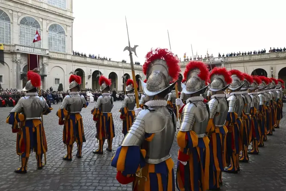 АНСА: Папската швейцарска гвардия е разследвана за предполагаеми обиди към жени с еврейски произход 