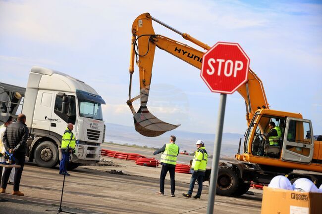 Бургас - летище - ремонт на писта