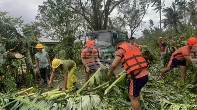 ФНА: Филипинският президент изрази признателност към местните власти за реакцията по време на преминаването на супертайфуна "Фунуон" 