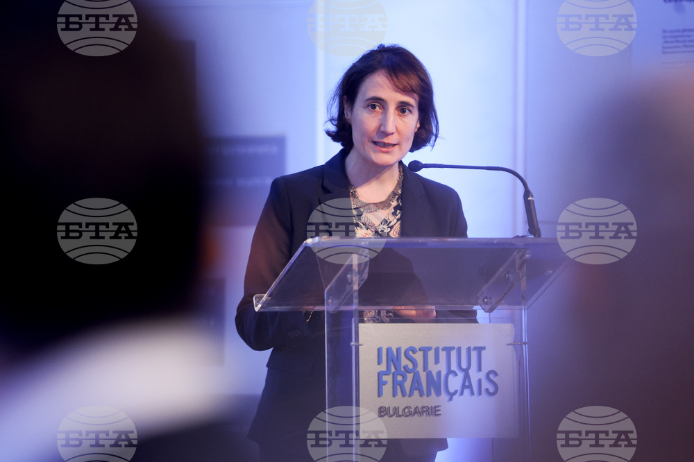 Желю Желев разкри общото между фашизма и комунизма, както логиката на тоталитаризма - страх и потискане на мисълта, заяви посланик Мари Дюмулен