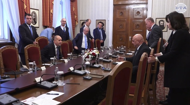 Президентите на България и Ливан Румен Радев и Жозеф Аун се срещнаха в София