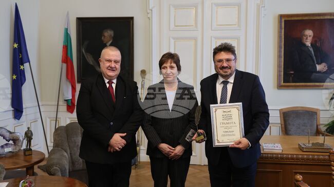 Генералният директор на БТА Кирил Вълчев получи награда от БАН за богата и правилна реч в журналистиката