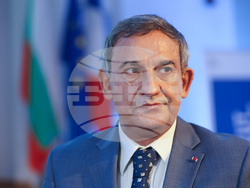 Френски институт - конференция в памет на Жельо Желев