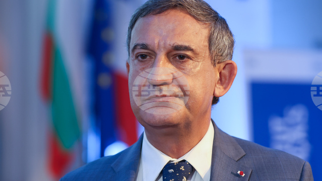 Желю Желев доказа, че човек може да е държавник на най-високо ниво и едновременно с това да бъде честен, каза Стефан Тафров