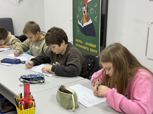 Българското неделно училище „Българска светлица“ в Украйна отбеляза Деня на здравословното хранене