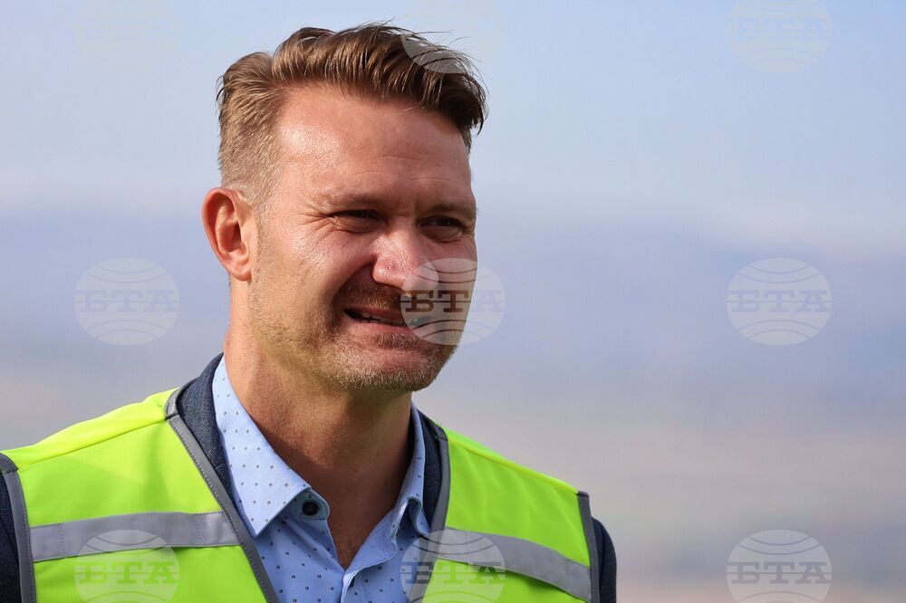 Бургас - летище - ремонт на писта