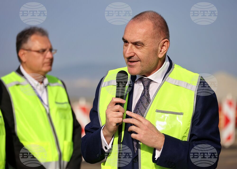 Бургас - летище - ремонт на писта