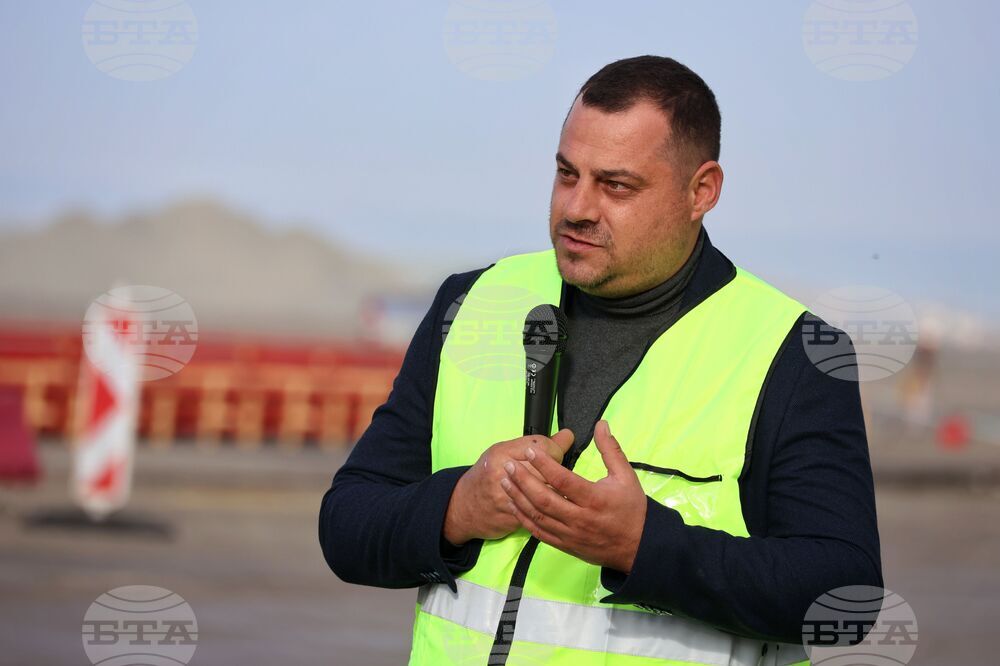 Бургас - летище - ремонт на писта