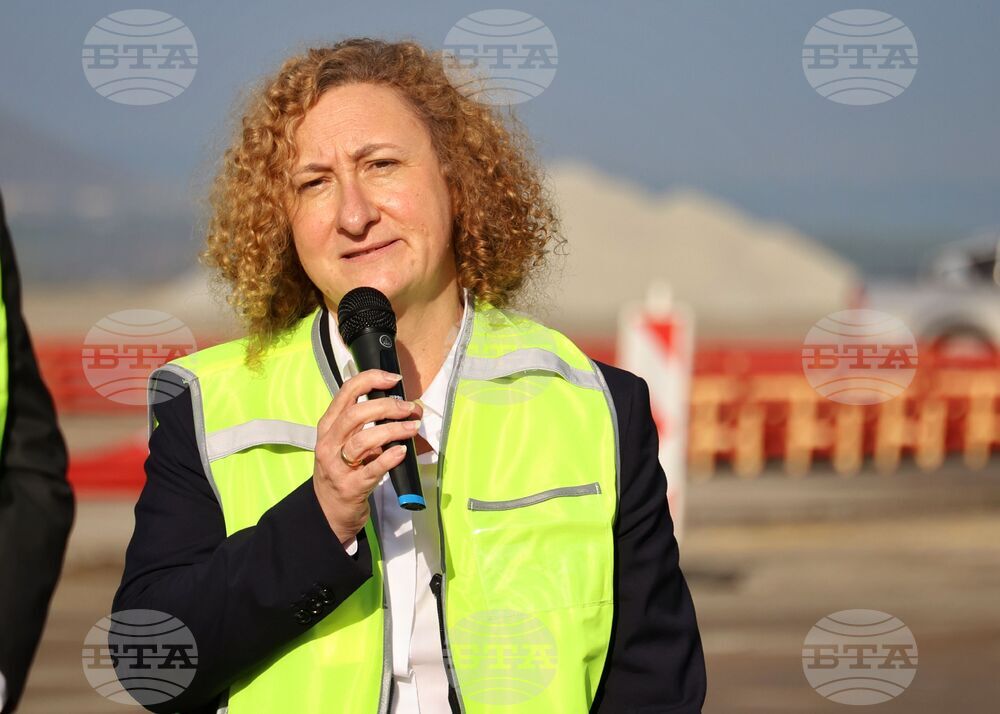 Бургас - летище - ремонт на писта