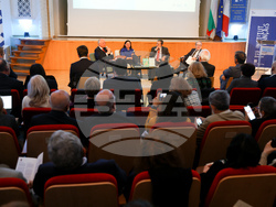 Френски институт - конференция в памет на Жельо Желев