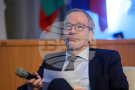 Френски институт - конференция в памет на Жельо Желев