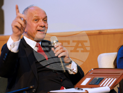 Френски институт - конференция в памет на Жельо Желев