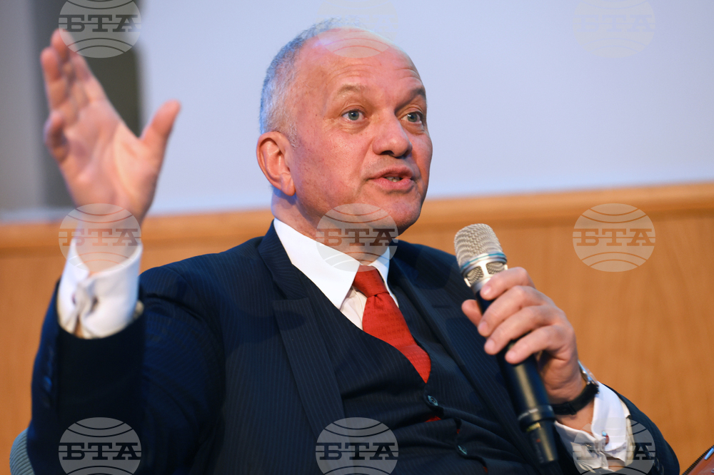 Френски институт - конференция в памет на Жельо Желев