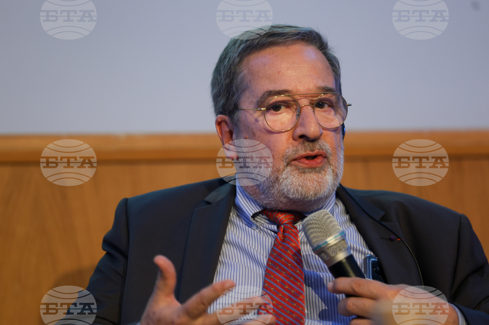 Френски институт - конференция в памет на Жельо Желев