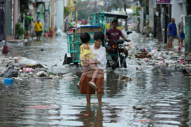 APTOPIX Philippines Extreme Weather Asia Typhoon
