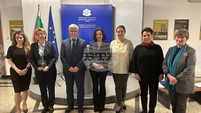 Министерството на образованието връчи за първи път наградите за принос към отворената наука "ОРБИТ - 2025" 