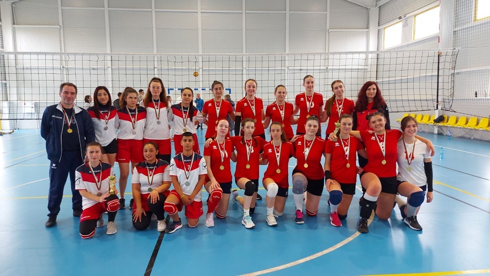 В Шумен продължават Общинските ученически игри с волейболни състезания 