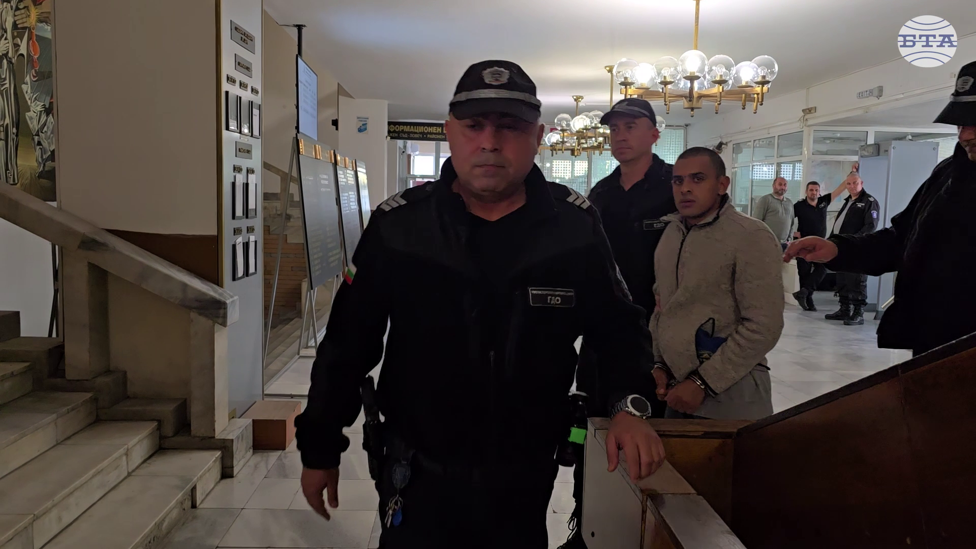 Районният съд в Ловеч постанови 10 месеца лишаване от свобода при първоначално строг режим за единия от избягалите затворници