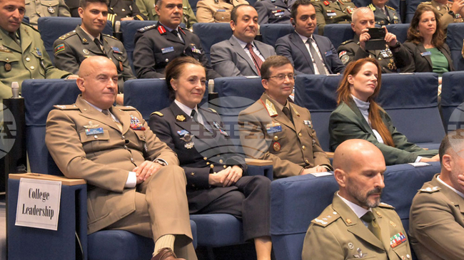 АЗЕРТАДЖ: Военнослужещ от азербайджанската армия успешно завършва курса за регионално сътрудничество на НАТО