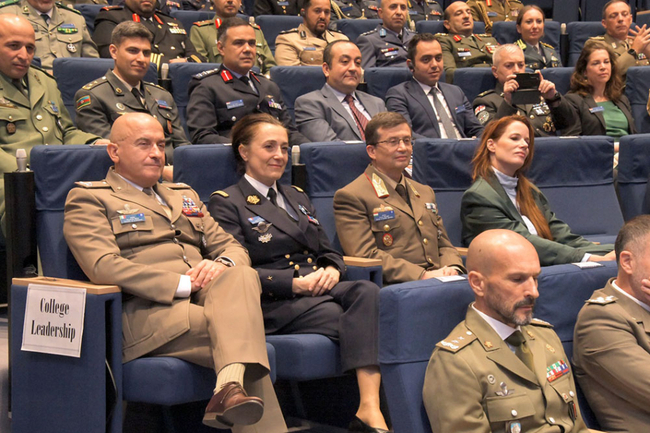 АЗЕРТАДЖ: Военнослужещ от азербайджанската армия успешно завърши курса за регионално сътрудничество на НАТО