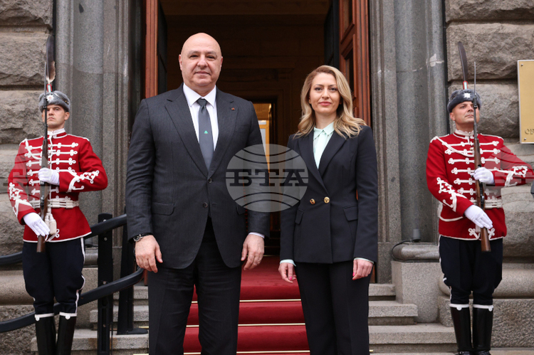 National Assembly Chair Nazaryan, President of Lebanon Aoun Discuss Bilateral Relations