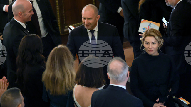 Начинът на изготвяне, представяне и комуникиране на бюджета е израз на отношението на властта към хората, които го пълнят, каза Румен Радев