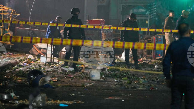 Жертвите на експлозията до Червената крепост в Делхи станаха дванайсет