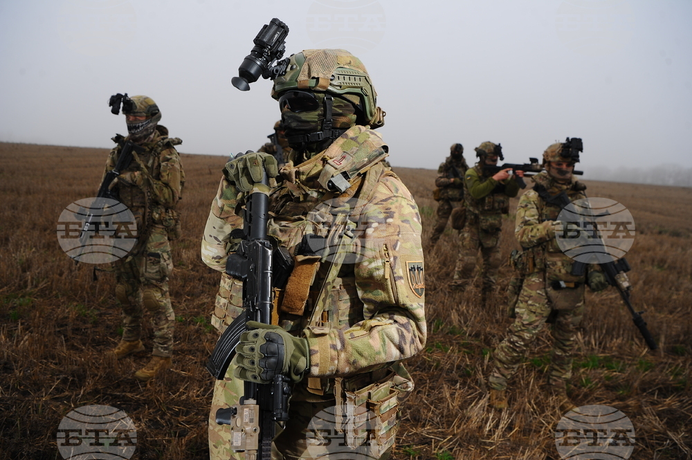 Украинската армия твърди, че си е върнала контрола над части от Купянск и няколко села около този град