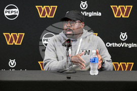 Commanders Quinn And Whitt Football