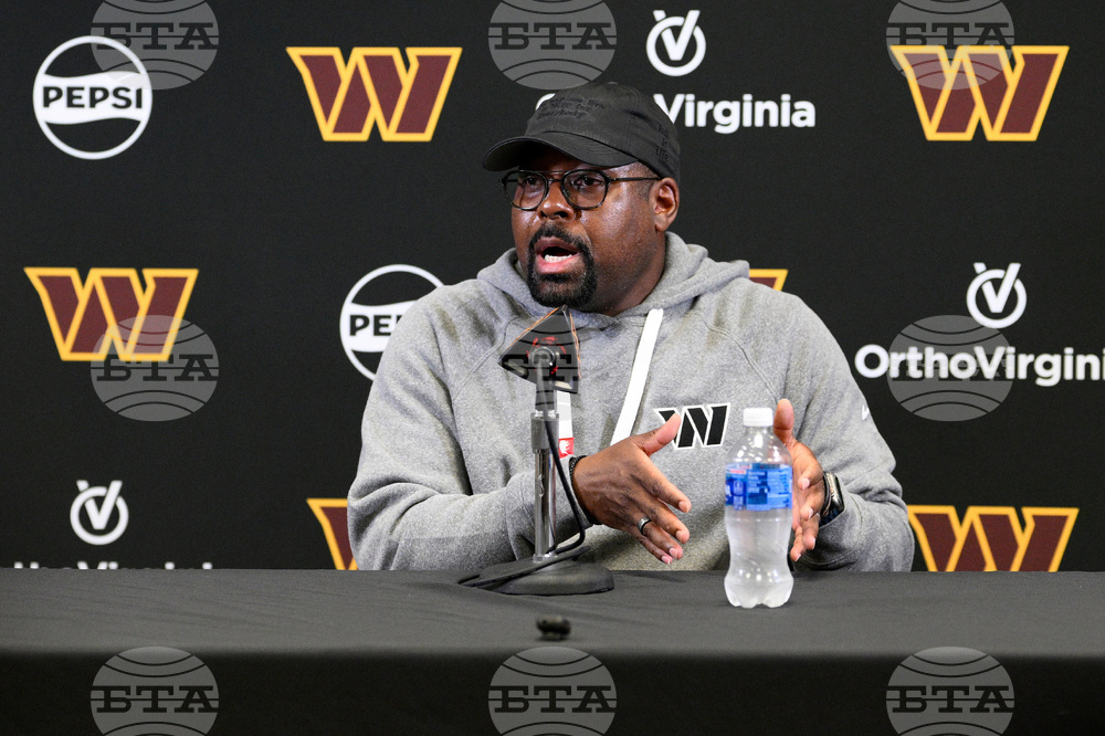 Commanders Quinn And Whitt Football