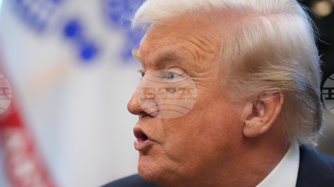 Тръмп предупреди, че САЩ ще бъдат изправени пред "икономическа катастрофа", ако Върховният съд отмени въведените от него мита