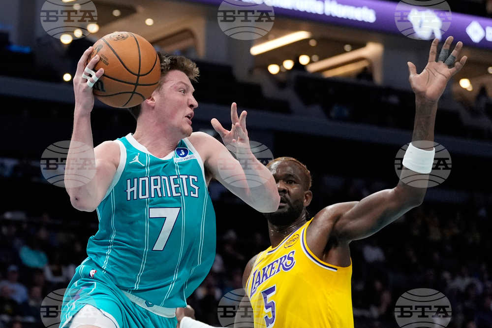 Lakers Hornets Basketball