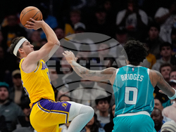 Lakers Hornets Basketball