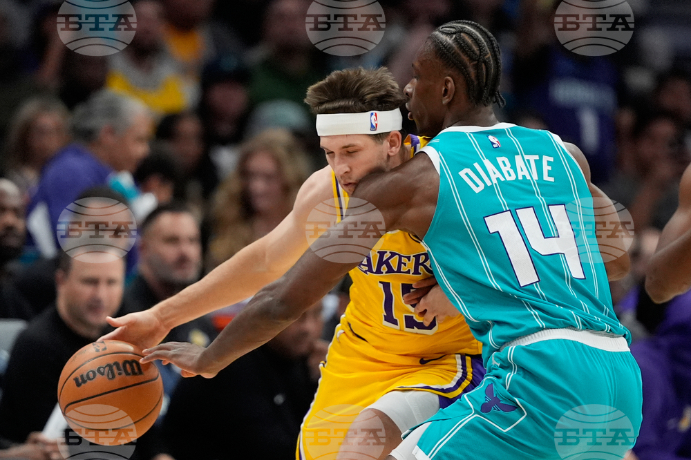 Lakers Hornets Basketball