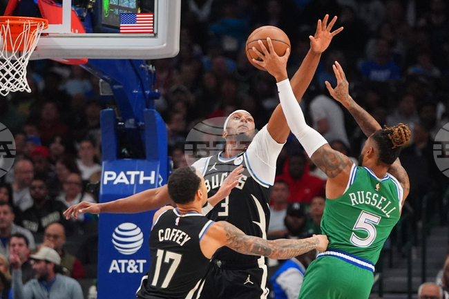 Bucks Mavericks Basketball