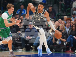 Bucks Mavericks Basketball