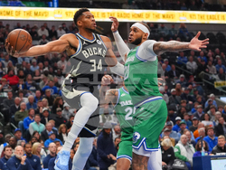 Bucks Mavericks Basketball