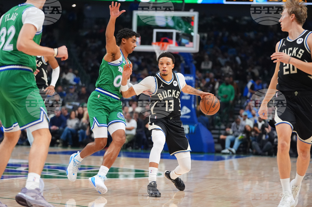 Bucks Mavericks Basketball