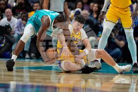 Lakers Hornets Basketball
